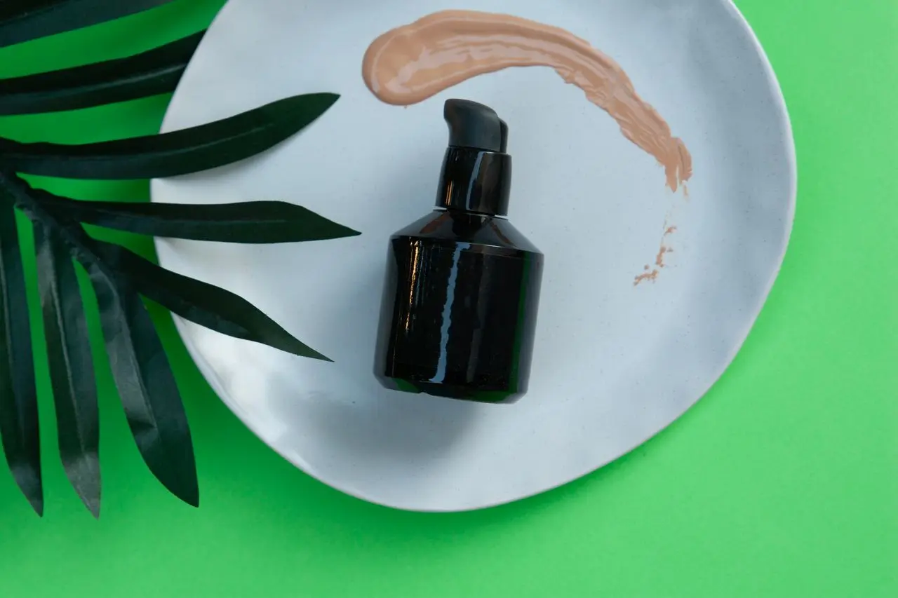 bb cream green background
